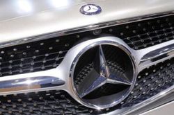Mercedes-Benz thu hồi ô tô ở Trung Quốc do lỗi bộ xúc tác khí thải