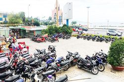 Thu phí giữ xe cao hơn quy định