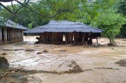 Mưa lũ cô lập huyện miền núi Thanh Hóa, nhiều người mất tích: Thông tin mới nhất