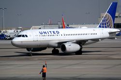 Phi công say xỉn, United Airlines phải hủy chuyến bay