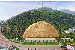Phù điêu khổng lồ 'Lạc Long Quân - Âu Cơ' ở Bình Định đặc biệt thế nào?