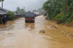 Mưa lũ ở Thanh Hóa: Huyện Mường Lát vẫn bị cô lập, 3 người chết và mất tích