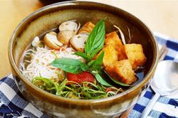 Cách nấu bún Thái chay thanh đạm chiêu đãi cả nhà