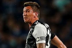 'MU sẽ mắc sai lầm nếu mua Mandzukic'