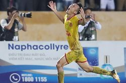 V-League và 'cơn sốt' 90+