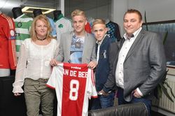 Real Madrid: Đã đến lúc Van de Beek giương buồm ra khơi