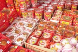Siết chặt Kiểm tra thị trường Tết Trung thu phòng ngừa ngộ độc thực phẩm