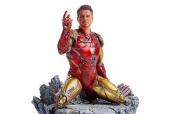 Khoảnh khắc lịch sử của Iron Man trong 'Avengers: Endgame' được làm mô hình riêng!