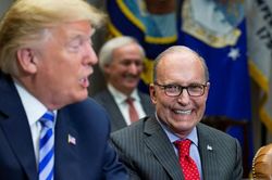 Cố vấn của ông Trump: Mỹ ở cửa trên, kinh tế Trung Quốc đang sụp đổ