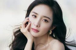 Con gái Dương Mịch lạnh nhạt, không nhận ra mẹ
