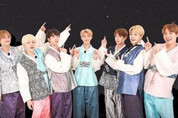 BTS đón Trung thu: Cực 'cute' trong bộ hanbok truyền thống