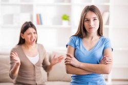 Điệp khúc 'con yêu, con ghét' như đâm dao vào tim tôi mỗi ngày