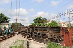 Đồng Nai: Tàu chở hàng trật bánh, đường sắt Bắc-Nam bị gián đoạn
