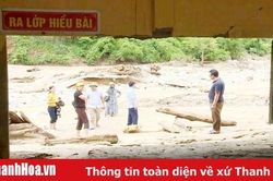 Cận cảnh điểm trường tan hoang sau lũ dữ