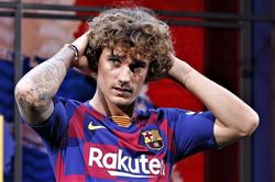 Vì sao Griezmann chưa chiếm được lòng tin của Messi?