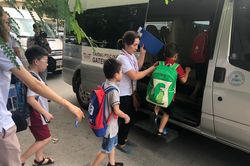Các trường đồng loạt siết chặt quy trình đưa đón học sinh