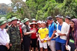 Đồng chí Phạm Minh Chính kiểm tra tình hình khắc phục hậu quả thiên tai
