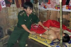 Mâu thuẫn với người tình, ăn lá ngón tự tử