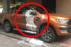 Đỗ xe 'trêu người' trước cửa nhà người khác, chủ xe tá hỏa nhận 'kết đắng'