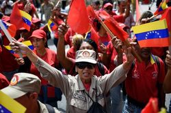 Venezuela: Người dân xuống đường tuần hành, Tổng thống Marduro ngừng đối thoại với phe đối lập
