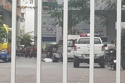 Nam sinh viên rơi từ tầng cao trường đại học xuống đất tử vong