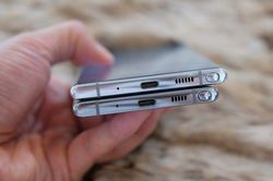 Vì sao Samsung loại bỏ giắc cắm tai nghe 3,5mm và khe cắm thẻ nhớ trên Galaxy Note10?