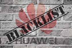 Mỹ đột ngột ban hành lệnh cấm mua sản phẩm của Huawei và 4 công ty công nghệ Trung Quốc