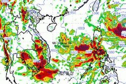 Áp thấp nhiệt đới trên biển Đông, mưa lũ dồn dập