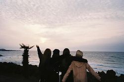Jennie tiết lộ Instagram phụ nhân ngày kỉ niệm 3 năm của BlackPink, Blinks xúc động khi phát hiện những chi tiết đặc biệt này