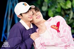 X1 tiết lộ ảnh debut của trưởng nhóm Han Seung Woo, thông tin cá nhân mà fan nên biết