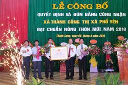 Thành Công đón Bằng công nhận đạt chuẩn Nông thôn mới