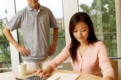 Đau đầu vì mỗi tháng đưa cho vợ 30 triệu mà vẫn suốt ngày kêu hết tiền