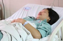 Đến kỳ 'đèn đỏ', người phụ nữ bị chảy máu ồ ạt ngập tử cung