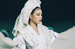 Khai thác yếu tố tâm linh, 'Tứ phủ' của Hoàng Thùy Linh gây tranh cãi