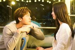 Vợ đi sớm về khuya, chiếc áo lạ trong cốp xe khiến tôi trào nước mắt