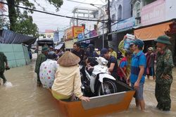 Mưa lớn kéo dài, Phú Quốc như trong cơn 'đại hồng thủy'