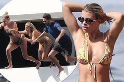 Nàng mẫu 9x Sofia Richie quấn quýt bên bạn trai hơn 16 tuổi