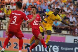 Vòng 20 V.League: SLNA, TP.HCM dễ thở, Hà Nội gặp khó