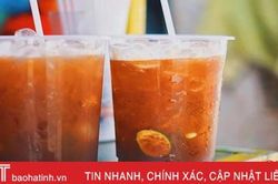 Nắng rát mặt, trà chanh, trà tắc 'khổng lồ' phủ sóng đường phố Hà Tĩnh