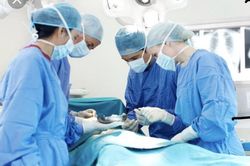 Phẫu thuật thành công cho bệnh nhi có toàn bộ nội tạng nằm trong lồng ngực