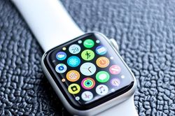 iPhone tụt dốc, Apple tìm ra 'con gà đẻ trứng vàng' mới