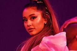 Frank Ocean đe dọa sẽ kiện Ariana Grande ra tòa vì hành động này của cô trong Sweetener Tour