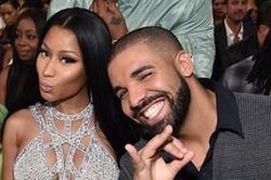 Fan hâm mộ chỉ trích Drake phản bội Nicki Minaj, làm thân với Cardi B và Meek Mill