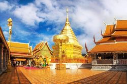 Chùa hơn 600 tuổi có bảo tháp mạ vàng linh thiêng nhất Thái Lan