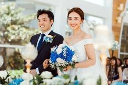 Á hậu Hong Kong hạnh phúc trong ngày cưới bạn trai thời thơ ấu