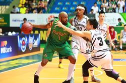 VBA 2019: Hạ gục ĐKVĐ, Thang Long Warriors rộng cửa Playoff