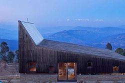 Mê mẩn căn nhà gỗ 3 tầng có view nhìn ra dãy Himalaya kỳ vĩ