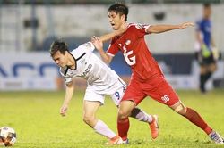 'Bất công cho Văn Toàn và HAGL, 7 lần đốn ngã trong vòng cấm bị trọng tài bỏ qua'