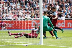Thắng '5 sao', Man City lấy ngôi đầu bảng của Liverpool