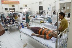Cách phân biệt sốt xuất huyết với sốt virus và sốt phát ban